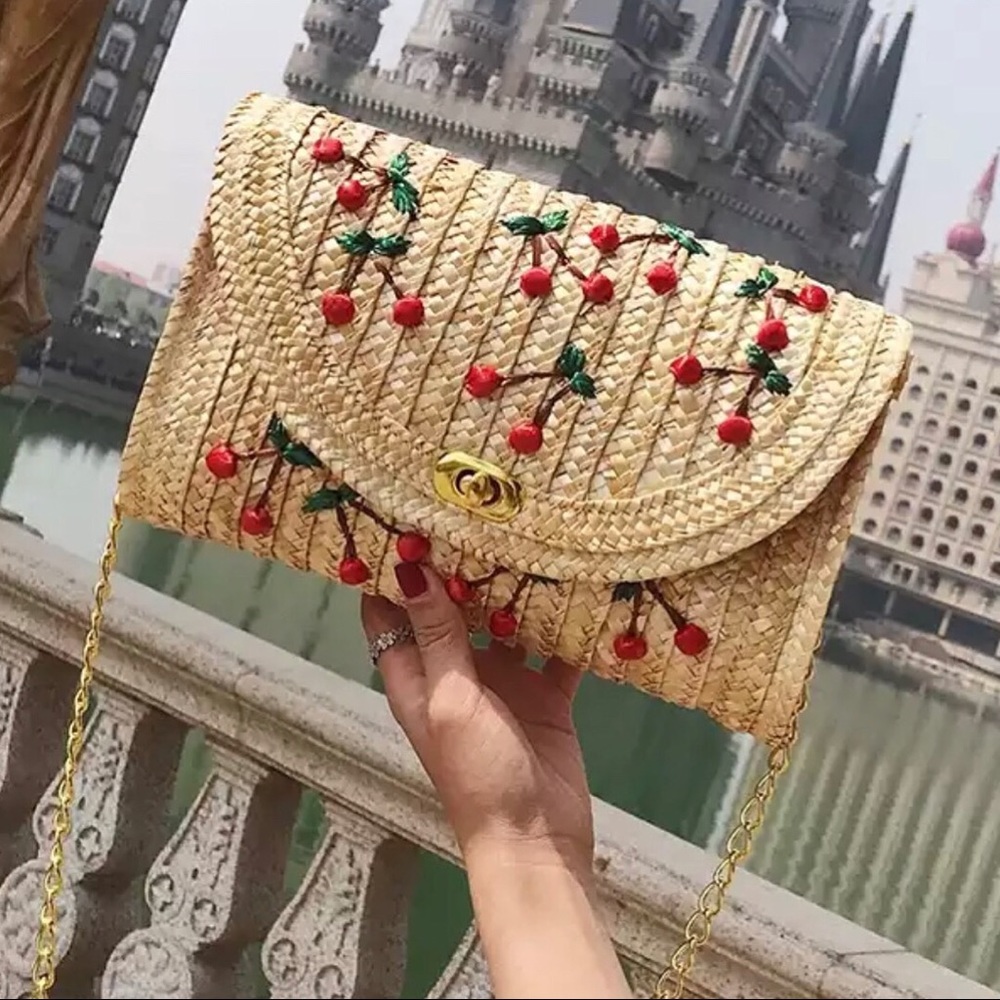 “Very Cherry” crossbody